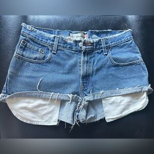 Women’s Levi’s 550 relaxed Blue Denim Women's Shorts size 32